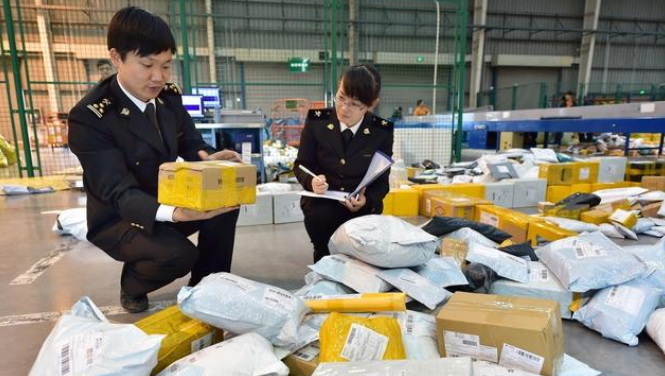 清关公司如何帮助客户解决清关难题.jpg