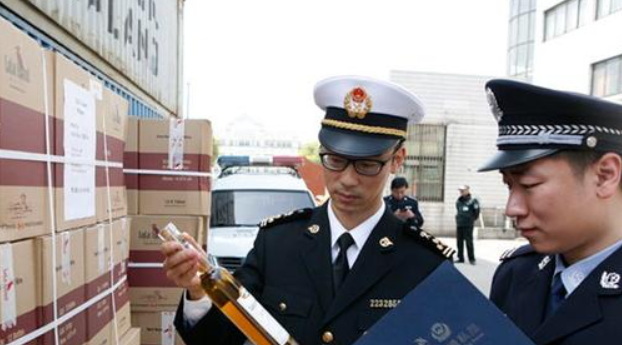 哪些因素会导致进口清关费用大幅增加.jpg