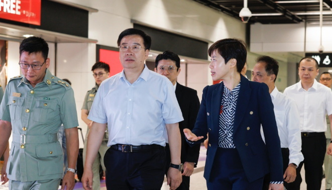 清关公司如何推动跨境物流行业的数字化发展.jpg